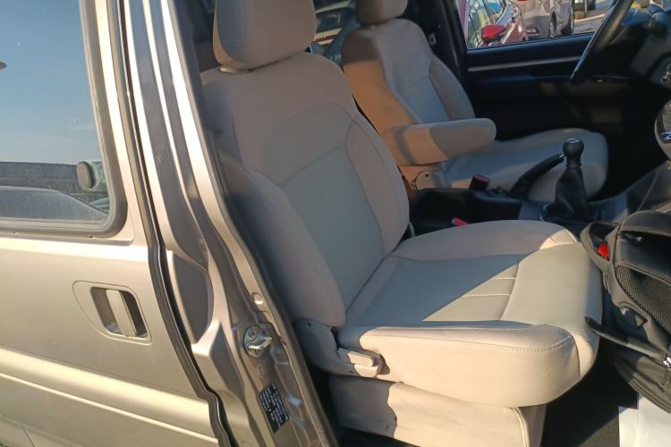 Used FORTHING Lingzhi 2022 M5L 1.6L Utility Model 7 Seats Right Front Seat