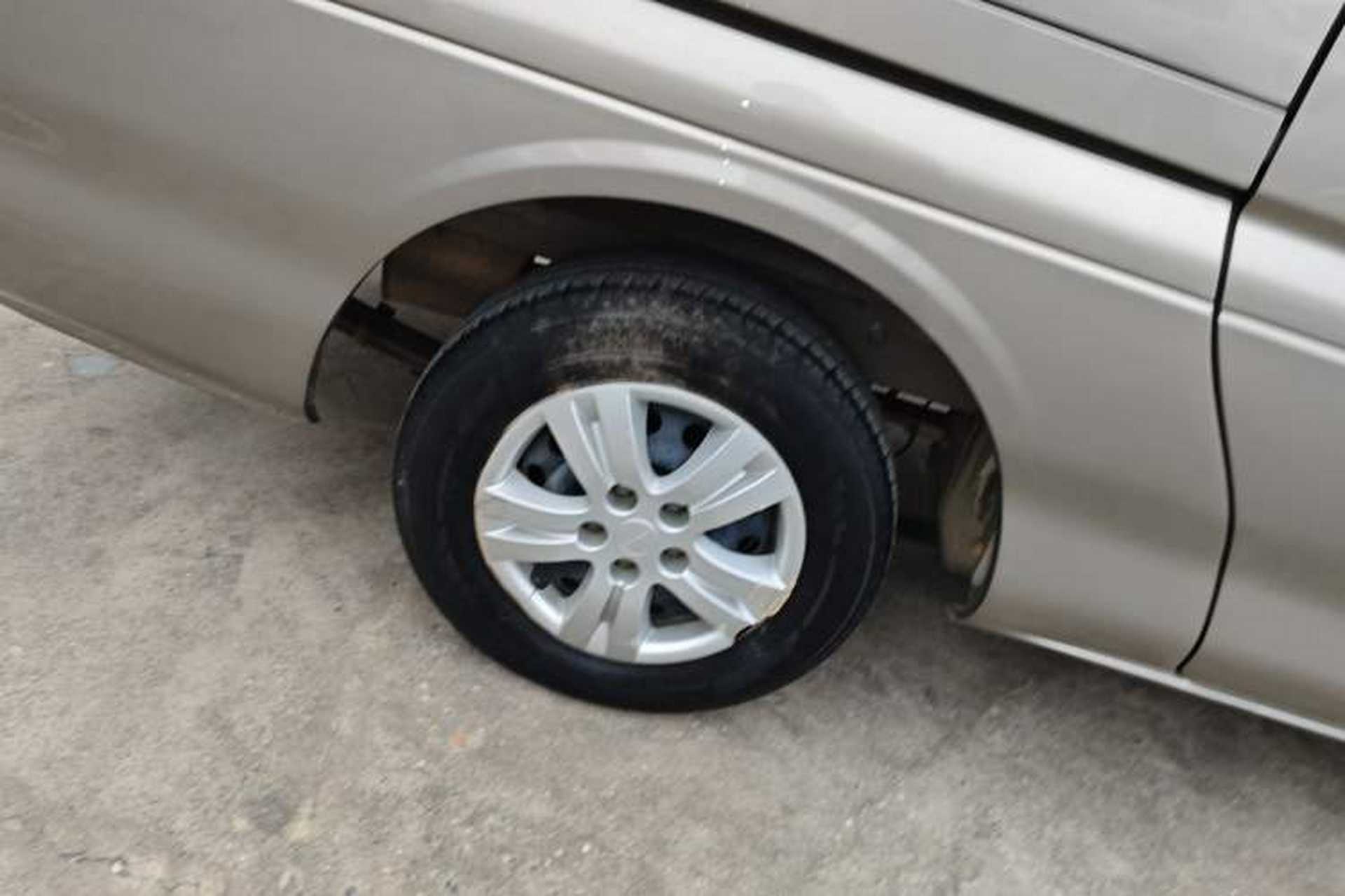 Used FORTHING Lingzhi 2022 M5L 1.6L Utility Model 7 Seats Right Rear Wheel Hub