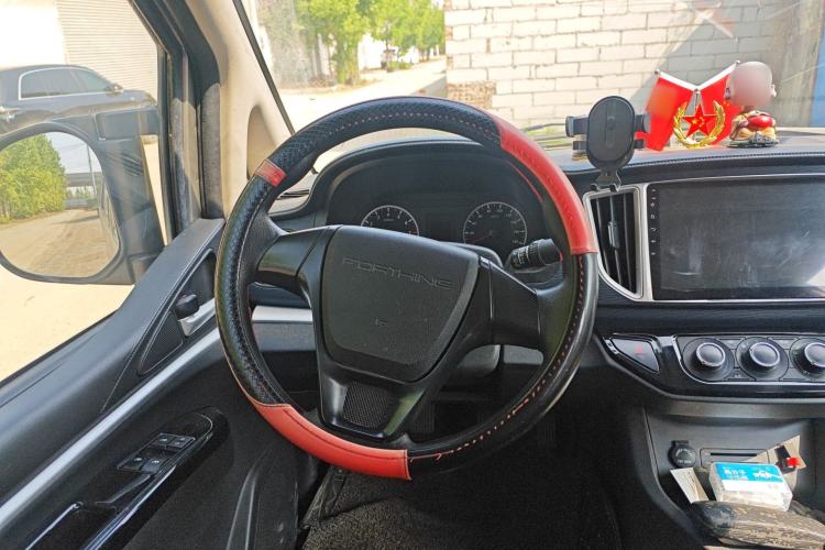 Used FORTHING Lingzhi 2022 M5L 1.6L Utility Model 7 Seats Steering Wheel
