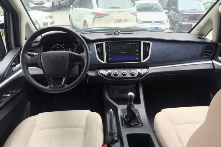 Used FORTHING Lingzhi 2022 M5 1.6L Practical Model 5 Seats Center Console