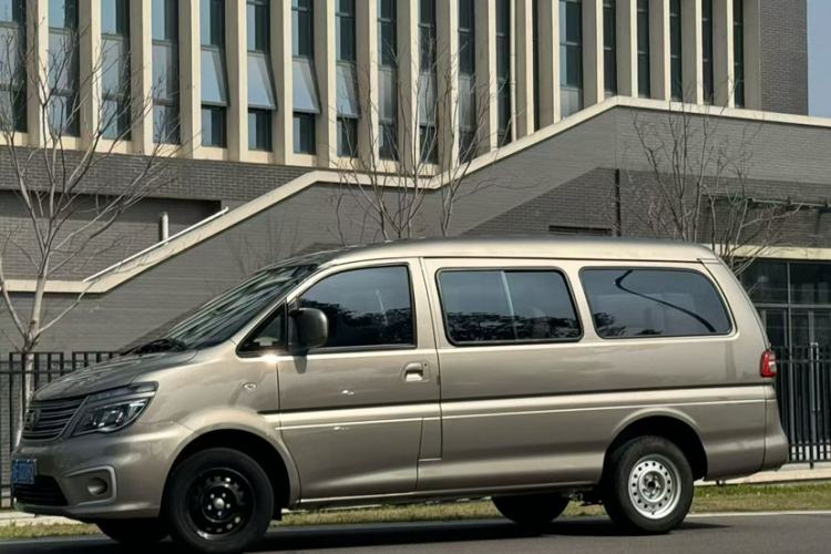 Used FORTHING Lingzhi 2022 M5L 2.0L Utility Model 7 Seats Exterior 4