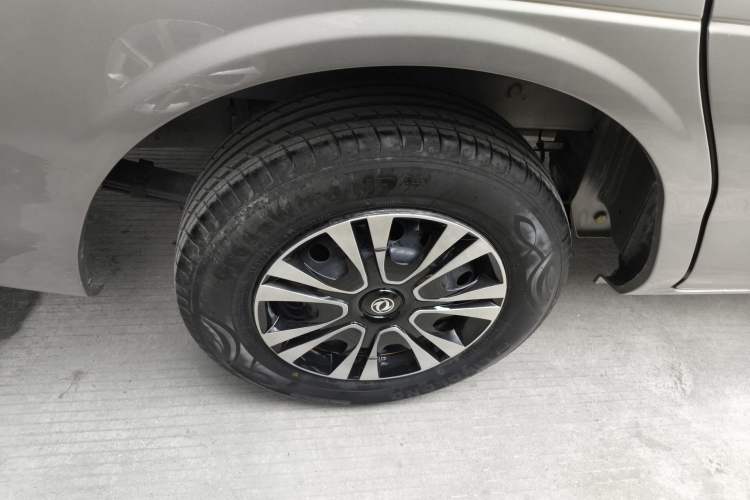 Used FORTHING Lingzhi 2022 M5 1.6L Practical Model 5 Seats Exterior 5