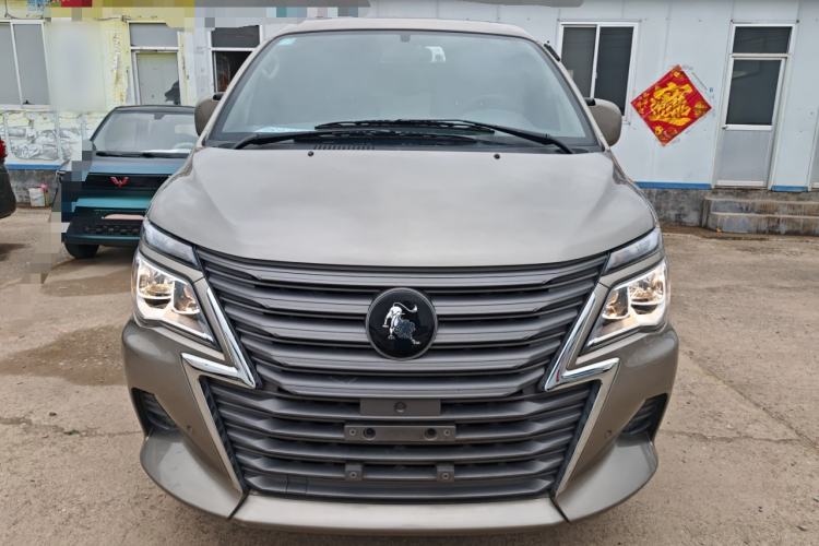 Used FORTHING Lingzhi 2022 Striving Version M5L 1.6L Luxury 7-Seater Front