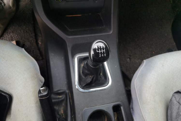 Used FORTHING Lingzhi 2022 Entry-Level M5L 2.0L Basic Version 7 Seats Gear Lever