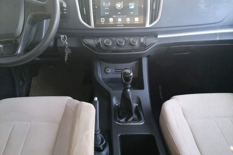 Used FORTHING Lingzhi 2022 M5L 2.0L Utility Model 7 Seats Gear Lever