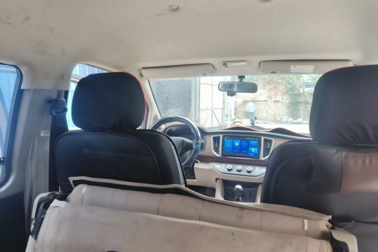 Used FORTHING Lingzhi 2022 M5L 1.6L Utility Model 7 Seats Headliner