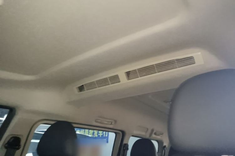 Used FORTHING Lingzhi 2022 Striving Version M5L 1.6L Luxury 7-Seater Headliner