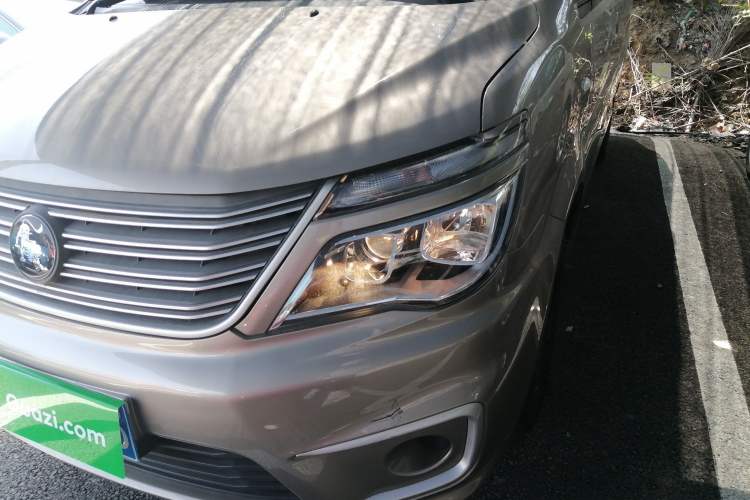 Used FORTHING Lingzhi 2022 M5L 2.0L Utility Model 7 Seats Left Front Headlight