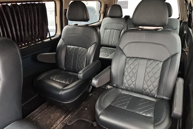Used FORTHING Lingzhi 2022 Striving Version M5L 1.6L Luxury 7-Seater Left Rear Seat