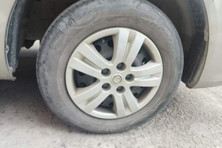 Used FORTHING Lingzhi 2022 M5L 1.6L Utility Model 7 Seats Right Front Wheel Hub