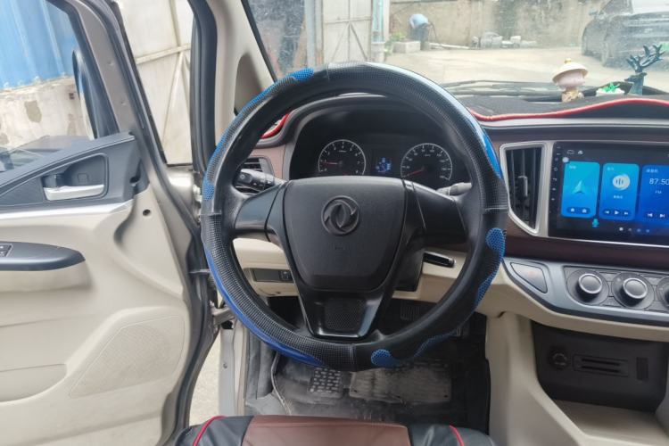 Used FORTHING Lingzhi 2022 M5L 1.6L Utility Model 7 Seats Steering Wheel