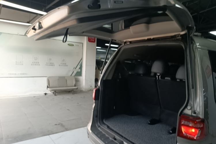 Used FORTHING Lingzhi 2022 Striving Version M5L 1.6L Luxury 7-Seater Trunk