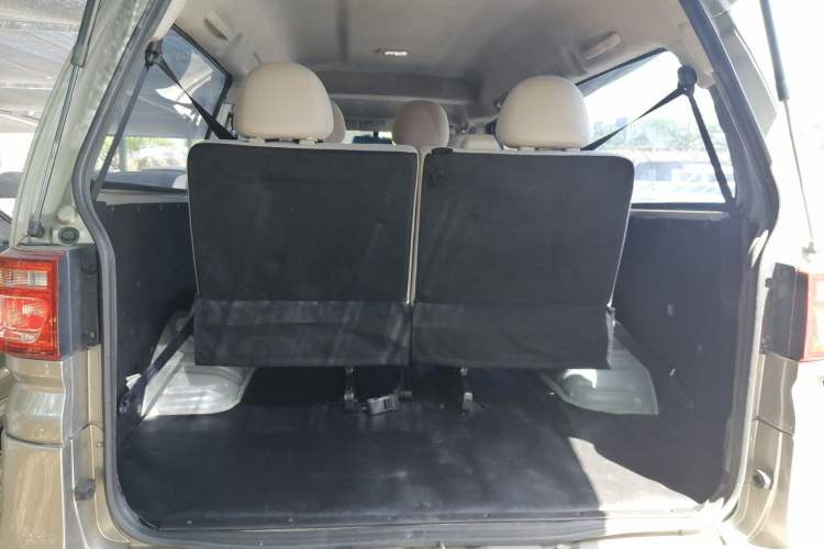 Used FORTHING Lingzhi 2022 M5L 2.0L Utility Model 7 Seats Trunk