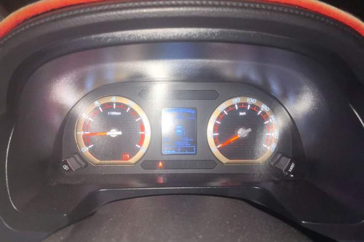 Used FORTHING Lingzhi 2022 Striving Version M5L 2.0L Luxury 7-Seater Instrument Cluster