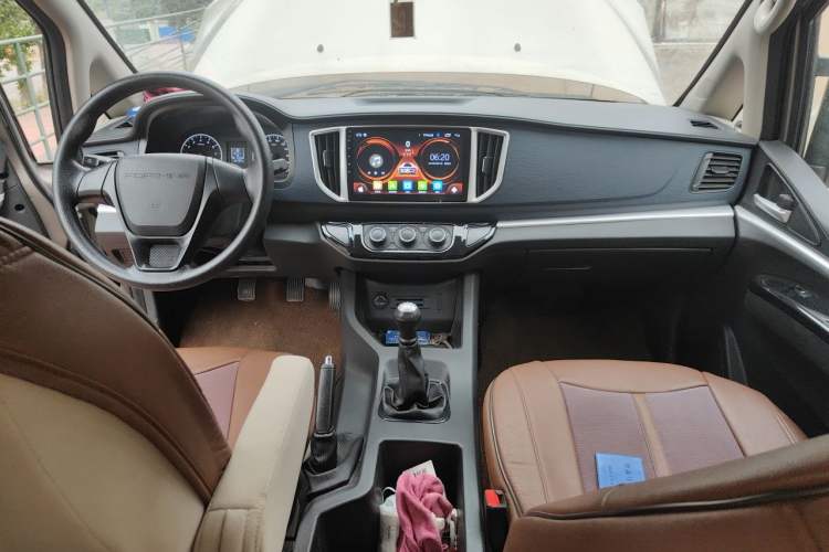 Used FORTHING Lingzhi 2022 M5 1.6L Practical Model 5 Seats Center Console