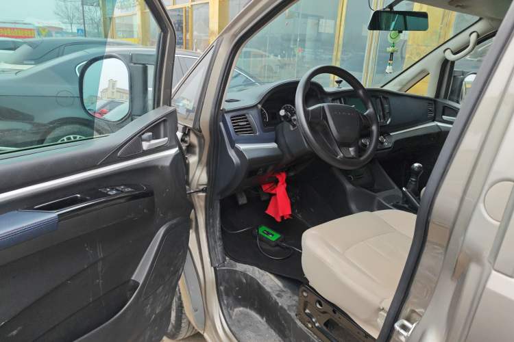 Used FORTHING Lingzhi 2022 M5 1.6L Practical 7-Seater Driver Seat