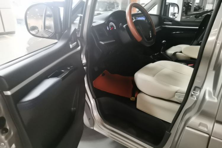 Used FORTHING Lingzhi 2022 M5L 1.6L Utility Model 7 Seats Driver Seat