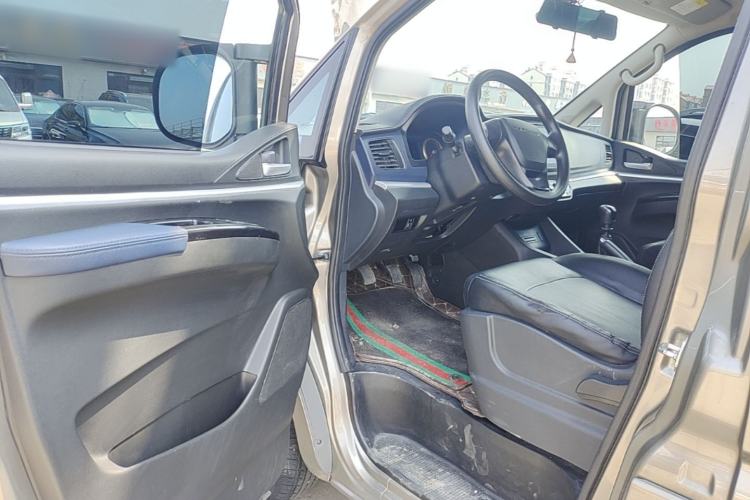 Used FORTHING Lingzhi 2022 Revised Version Striving Edition M5L 2.0L Base Model 9-Seater Driver Seat