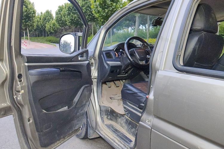 Used FORTHING Lingzhi 2022 Striving Version M5L 1.6L Base Model 9-Seater Driver Seat