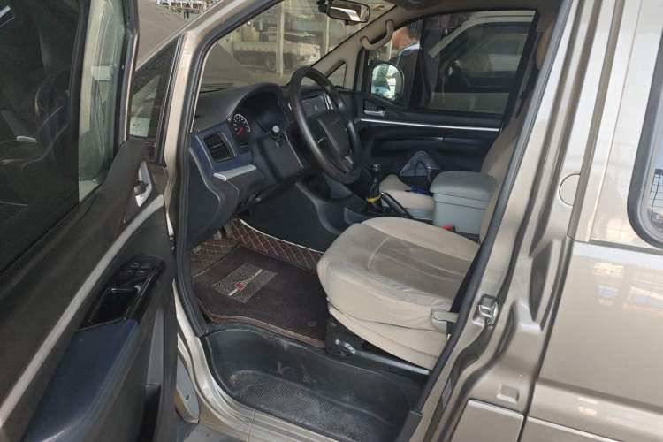 Used FORTHING Lingzhi 2022 M5 1.6L Practical Model 5 Seats Driver Seat