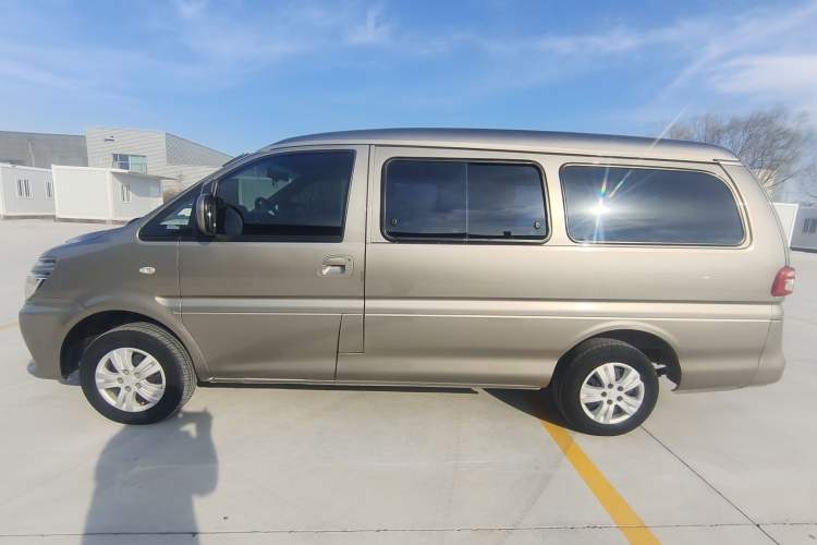 Used FORTHING Lingzhi 2022 Striving Version M5L 1.6L Base Model 9-Seater Exterior 6