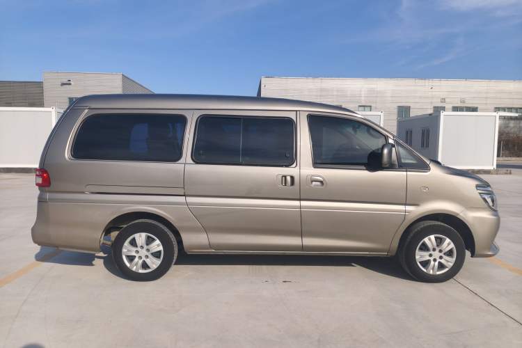 Used FORTHING Lingzhi 2022 Striving Version M5L 1.6L Base Model 9-Seater Exterior 7