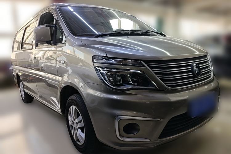 Used FORTHING Lingzhi 2022 M5L 2.0L Utility Model 7 Seats Front Right 45 Deg