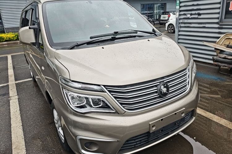 Used FORTHING Lingzhi 2022 M5L 1.6L Utility Model 7 Seats Front Right 45 Deg