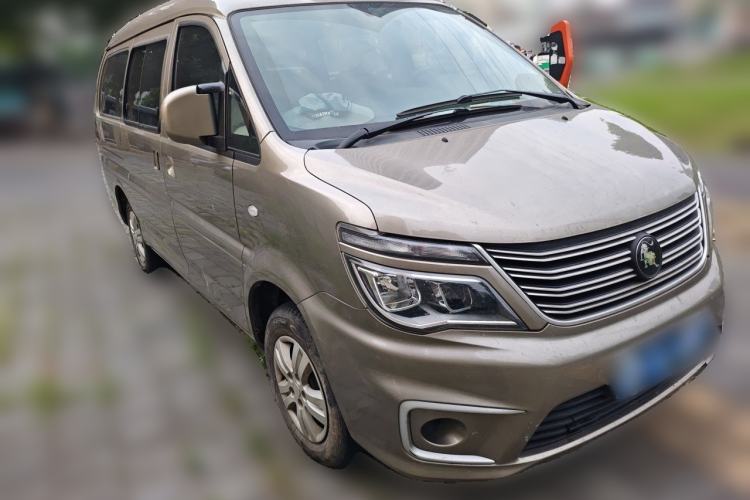 Used FORTHING Lingzhi 2022 M5L 1.6L Utility Model 7 Seats Front Right 45 Deg
