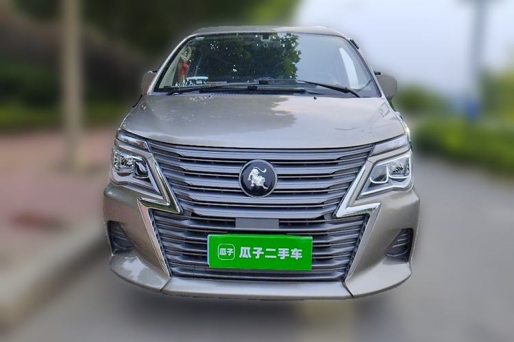 Used FORTHING Lingzhi 2022 Striving Version M5L 1.6L Base Model 9-Seater Front