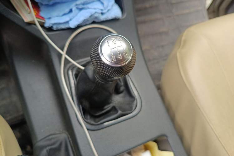 Used FORTHING Lingzhi 2022 M5 1.6L Practical Model 5 Seats Gear Lever