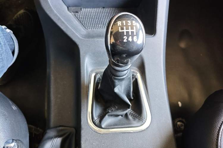 Used FORTHING Lingzhi 2022 Striving Version M5L 2.0L Basic Model 9-Seater Gear Lever