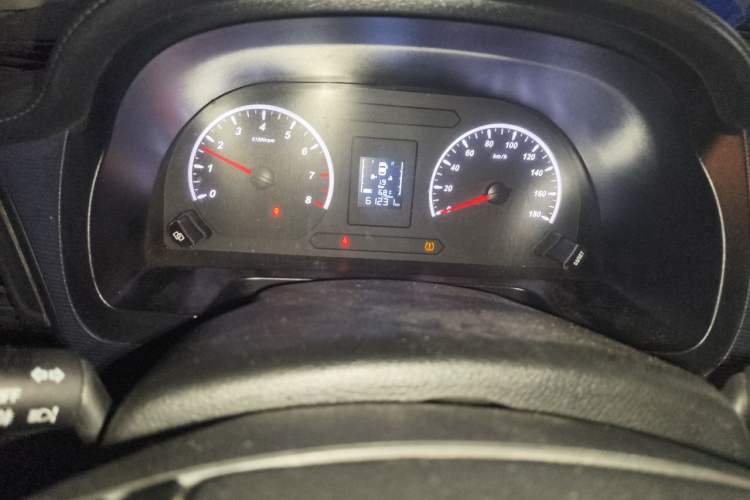 Used FORTHING Lingzhi 2022 M5 1.6L Practical Model 5 Seats Instrument Cluster