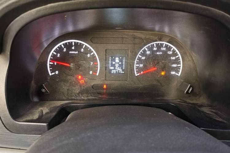 Used FORTHING Lingzhi 2022 M5L 2.0L Utility Model 7 Seats Instrument Cluster