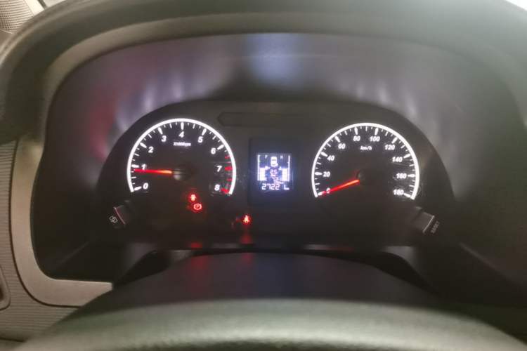 Used FORTHING Lingzhi 2022 M5L 1.6L Utility Model 7 Seats Instrument Cluster