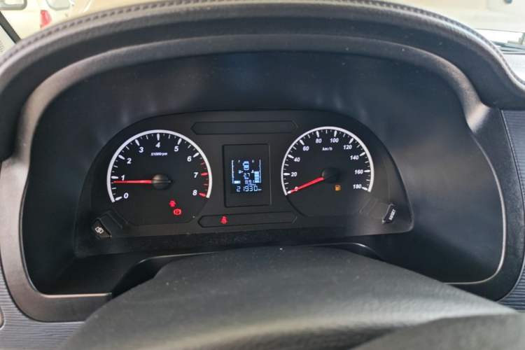 Used FORTHING Lingzhi 2022 M5 1.6L Practical Model 5 Seats Instrument Cluster