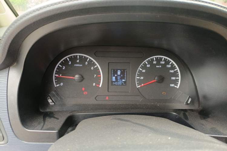 Used FORTHING Lingzhi 2022 M5 1.6L Practical Model 5 Seats Instrument Cluster