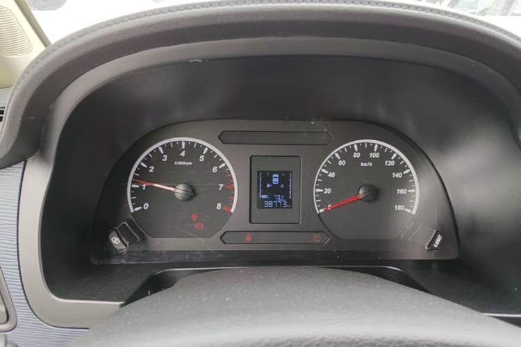 Used FORTHING Lingzhi 2022 M5L 1.6L Utility Model 7 Seats Instrument Cluster