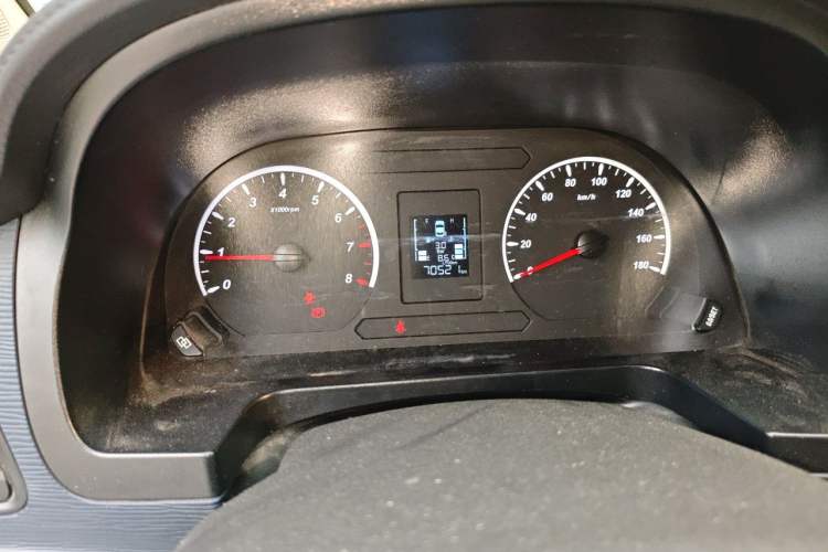 Used FORTHING Lingzhi 2022 M5L 1.6L Utility Model 7 Seats Instrument Cluster