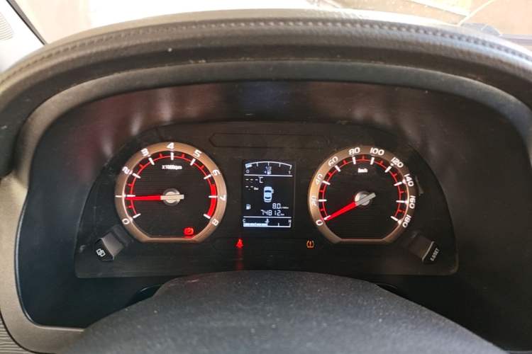 Used FORTHING Lingzhi 2022 Striving Version M5L 2.0L Basic Model 9-Seater Instrument Cluster