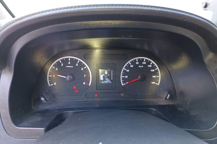 Used FORTHING Lingzhi 2022 M5L 1.6L Utility Model 7 Seats Instrument Cluster