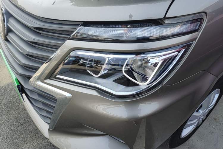 Used FORTHING Lingzhi 2022 Revised Version Striving Edition M5L 2.0L Base Model 9-Seater Left Front Headlight