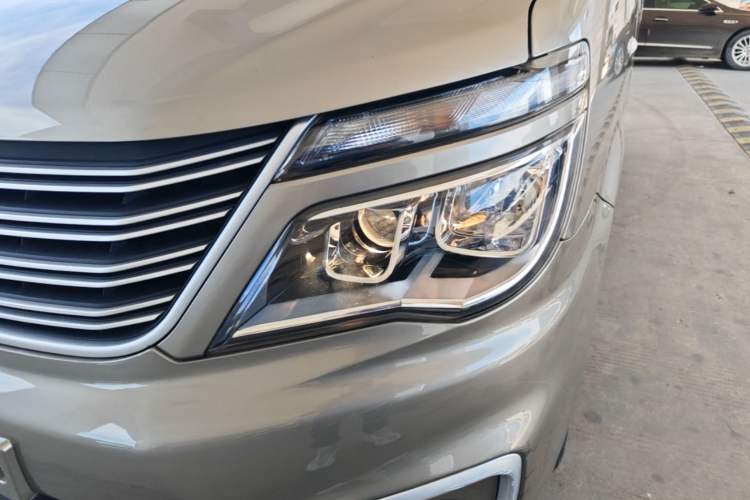 Used FORTHING Lingzhi 2022 M5 1.6L Practical Model 5 Seats Left Front Headlight