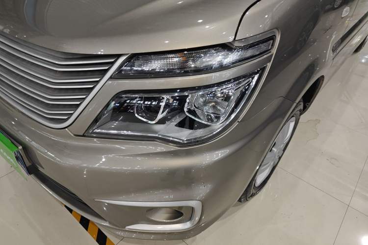 Used FORTHING Lingzhi 2022 M5L 1.6L Utility Model 7 Seats Left Front Headlight