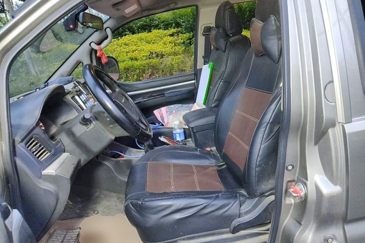 Used FORTHING Lingzhi 2022 Striving Version M5L 1.6L Base Model 9-Seater Left Front Seat