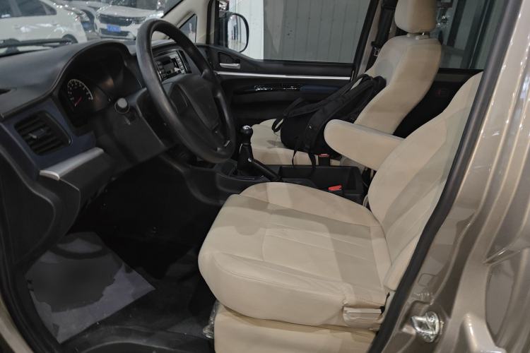 Used FORTHING Lingzhi 2022 M5L 1.6L Utility Model 7 Seats Left Front Seat