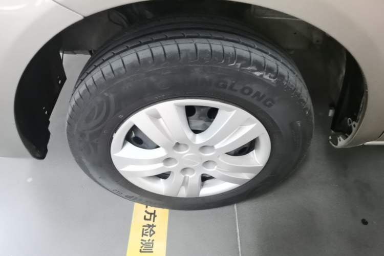 Used FORTHING Lingzhi 2022 M5L 1.6L Utility Model 7 Seats Left Front Wheel Hub