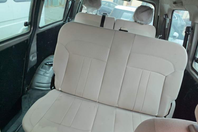 Used FORTHING Lingzhi 2022 M5 1.6L Practical 7-Seater Left Rear Seat
