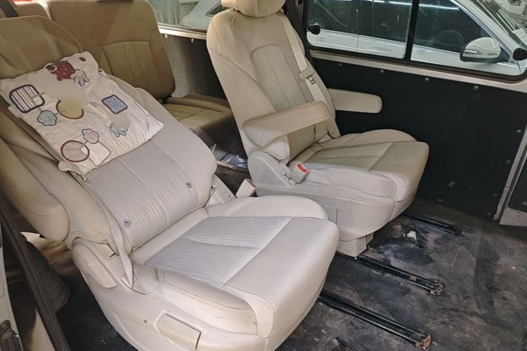 Used FORTHING Lingzhi 2022 M5L 2.0L Utility Model 7 Seats Left Rear Seat