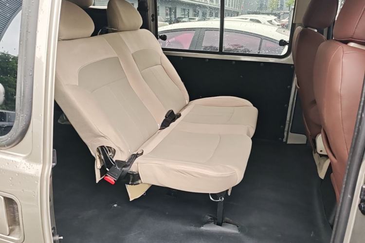 Used FORTHING Lingzhi 2022 M5L 1.6L Utility Model 7 Seats Left Rear Seat